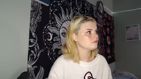 Miss Venus online show from September 11, 2025, 1:55 pm