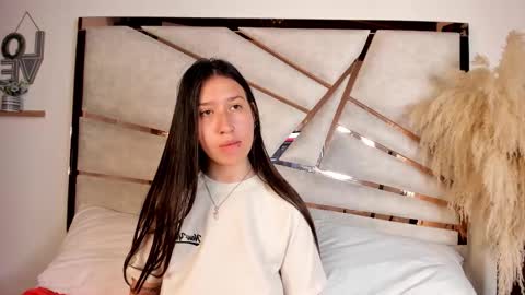 venusmorgan_ online show from November 19, 2025, 1:00 pm