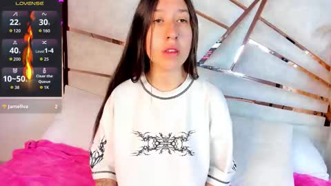 venusmorgan_ online show from November 26, 2025, 1:56 pm