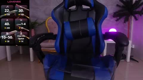 venuss online show from December 3, 2025, 1:42 pm