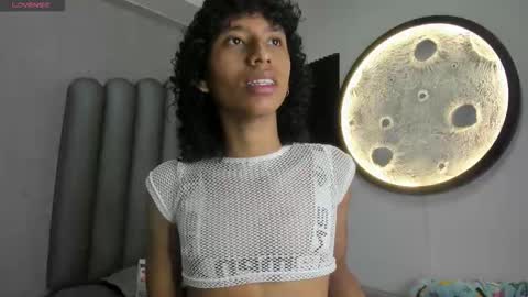 venuss_03 online show from October 17, 2025, 3:53 am