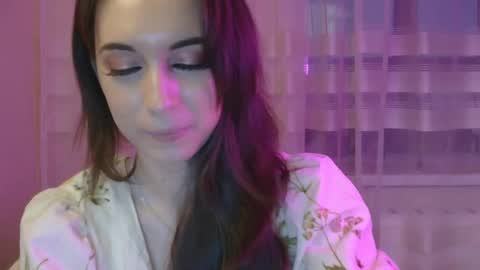 Una online show from October 17, 2025, 1:57 pm