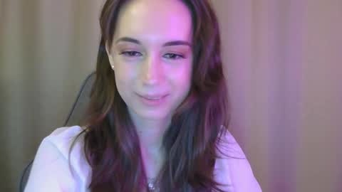 Una online show from October 23, 2025, 1:32 pm