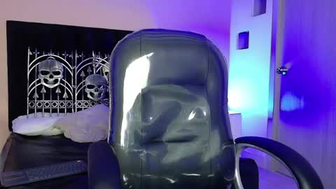 Snapshot of vergil_noir chatting on June 6, 2026, 5:23 am vergil_noir online show from June 6, 2026, 5:23 am