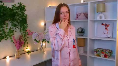 Olivia online show from September 22, 2025, 1:40 am