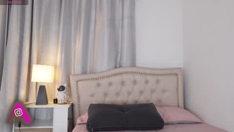 vero_cam online show from December 24, 2024, 2:10 am