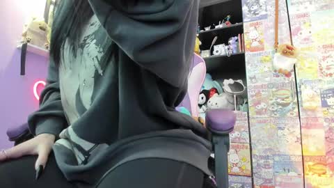     online show from October 3, 2025, 11:13 pm