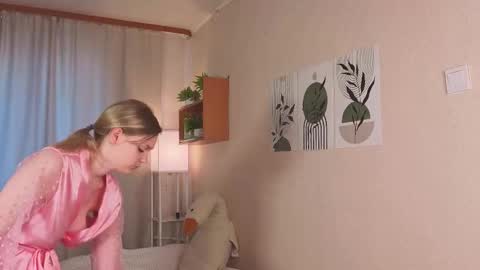 Veronica online show from September 12, 2025, 4:12 am