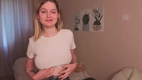 Veronica online show from October 3, 2025, 8:11 am