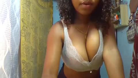 Snapshot of verolla31 chatting on January 7, 2025, 2:19 pm verolla31 online show from January 7, 2025, 2:19 pm