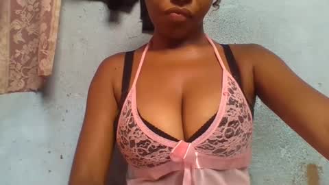 Snapshot of verolla31 chatting on February 1, 2025, 1:30 pm verolla31 online show from February 1, 2025, 1:30 pm