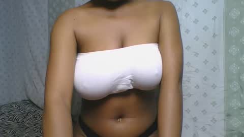 Snapshot of verolla31 chatting on September 21, 2025, 2:08 pm verolla31 online show from September 21, 2025, 2:08 pm