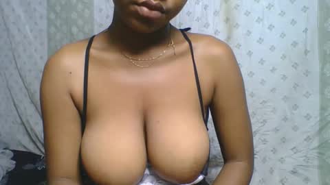 Snapshot of verolla31 chatting on October 19, 2025, 7:20 am verolla31 online show from October 19, 2025, 7:20 am