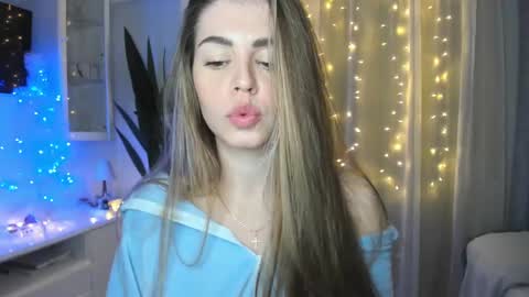 Lolitalolz online show from December 30, 2024, 8:25 pm