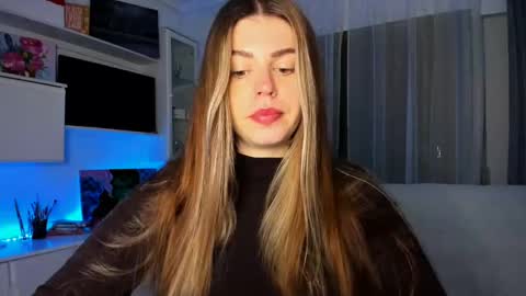 Lolitalolz online show from March 2, 2025, 9:22 pm