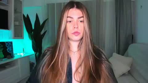 Lolitalolz online show from March 10, 2025, 3:52 pm