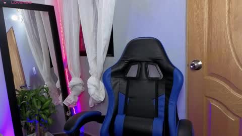 veronica_118 online show from April 8, 2026, 2:00 am