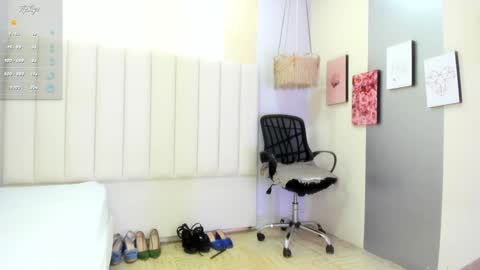 Veronica3  online show from February 6, 2025, 1:54 pm