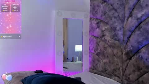 Veronica Olson online show from January 26, 2025, 2:24 am