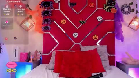 Veronica Olson online show from October 30, 2025, 3:41 am