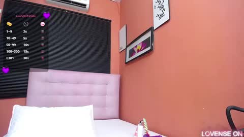 Veronica online show from March 11, 2025, 3:56 pm