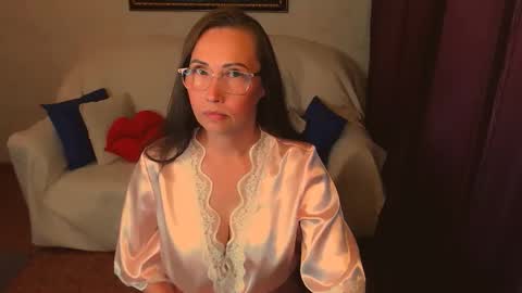 Veronica online show from October 12, 2025, 5:01 pm
