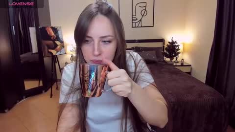 Veronica online show from January 3, 2025, 8:43 am