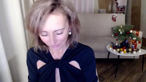 Snapshot of veronicagilbert chatting on December 24, 2024, 5:16 am Helen online show from December 24, 2024, 5:16 am