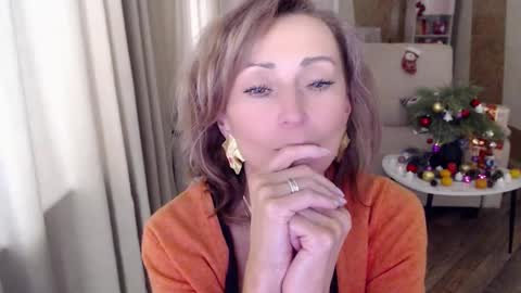 Snapshot of veronicagilbert chatting on December 26, 2024, 7:45 am Helen online show from December 26, 2024, 7:45 am