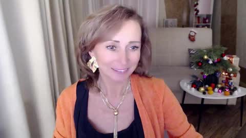 Snapshot of veronicagilbert chatting on December 26, 2024, 10:59 am Helen online show from December 26, 2024, 10:59 am