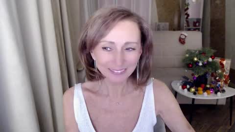 Snapshot of veronicagilbert chatting on December 27, 2024, 5:09 am Helen online show from December 27, 2024, 5:09 am