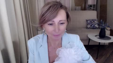 Snapshot of veronicagilbert chatting on January 17, 2025, 11:17 am Helen online show from January 17, 2025, 11:17 am