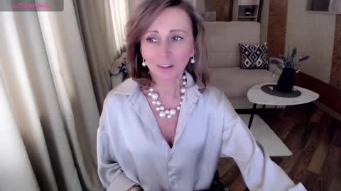 Snapshot of veronicagilbert chatting on January 28, 2025, 10:56 am Helen online show from January 28, 2025, 10:56 am