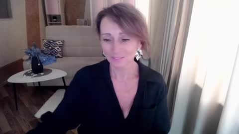 Snapshot of veronicagilbert chatting on February 17, 2025, 12:05 pm Helen online show from February 17, 2025, 12:05 pm