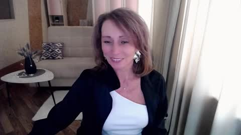 Snapshot of veronicagilbert chatting on February 18, 2025, 9:21 am Helen online show from February 18, 2025, 9:21 am