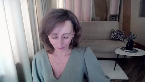 Snapshot of veronicagilbert chatting on February 19, 2025, 4:55 am Helen online show from February 19, 2025, 4:55 am
