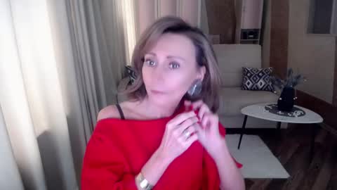 Snapshot of veronicagilbert chatting on February 28, 2025, 5:15 am Helen online show from February 28, 2025, 5:15 am
