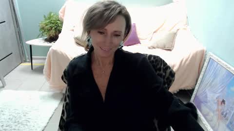 Snapshot of veronicagilbert chatting on March 4, 2025, 11:51 am Helen online show from March 4, 2025, 11:51 am