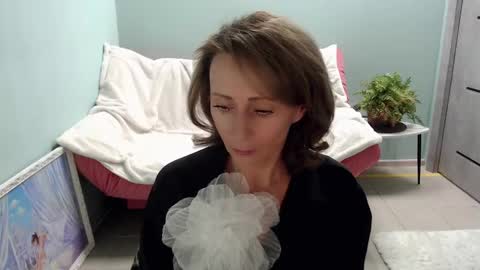 Snapshot of veronicagilbert chatting on March 10, 2025, 5:33 am Helen online show from March 10, 2025, 5:33 am