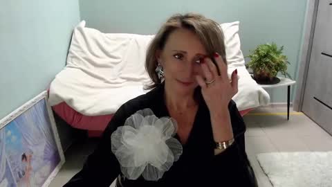 Snapshot of veronicagilbert chatting on March 10, 2025, 8:37 am Helen online show from March 10, 2025, 8:37 am