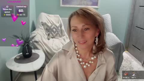 Snapshot of veronicagilbert chatting on September 29, 2025, 5:23 am Helen online show from September 29, 2025, 5:23 am
