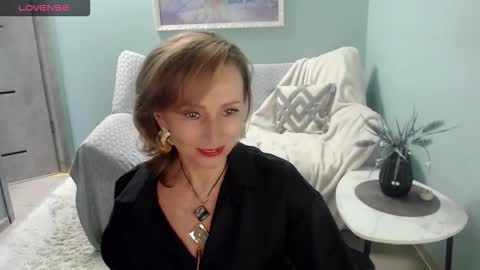 Snapshot of veronicagilbert chatting on September 30, 2025, 5:45 am Helen online show from September 30, 2025, 5:45 am