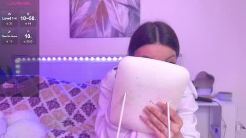 Snapshot of veronicaleal_ chatting on September 30, 2025, 7:57 am Vivi online show from September 30, 2025, 7:57 am
