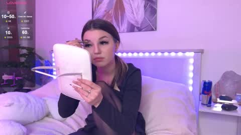 Snapshot of veronicaleal_ chatting on October 13, 2025, 9:53 am Vivi online show from October 13, 2025, 9:53 am