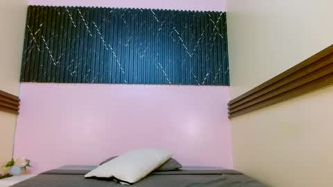 Veronica Robles online show from June 3, 2026, 6:46 pm