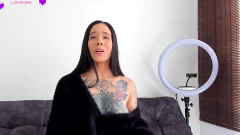 VeronicaTonu online show from September 18, 2025, 2:52 pm