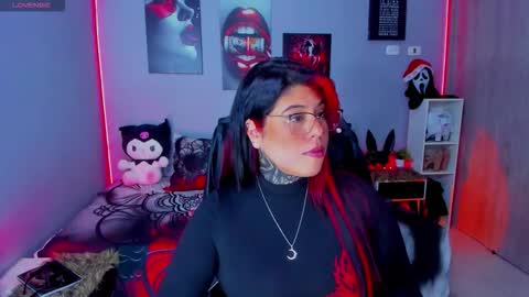 Miss Veronika online show from November 26, 2025, 8:43 pm