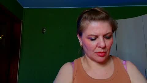 Snapshot of veronikawgold chatting on May 5, 2026, 11:57 pm VeronikawGold online show from May 5, 2026, 11:57 pm