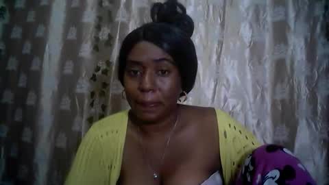 verronique1511 online show from May 27, 2026, 11:35 pm