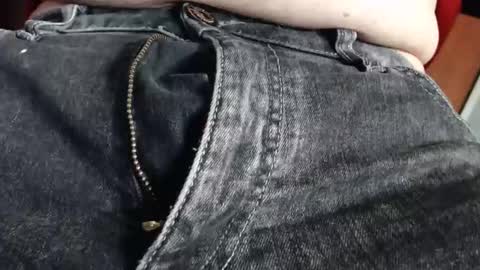 Erik online show from March 10, 2025, 3:41 pm